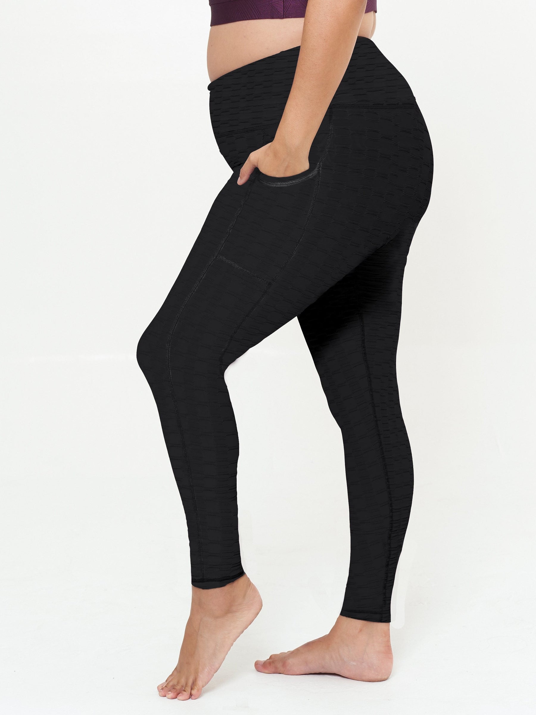 Black Compressive Leggings with Pockets That Don't Roll Down